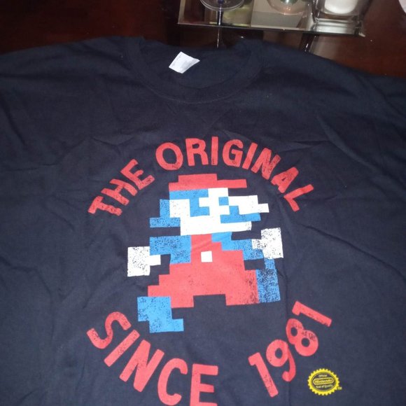 Loot Crate Mario The Original Since 1981 Official Nintendo Mens 3XL NWOT - Picture 1 of 2